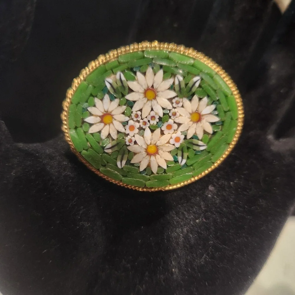Vintage Made in Italy Micro Mosaic Floral Brooch White Daisy Green Gold Tone - Picture 3 of 9